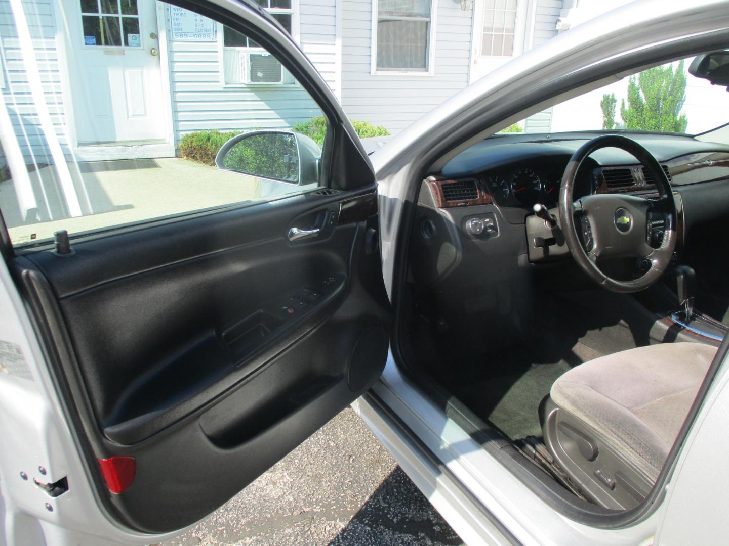 2013 SILVER Chevrolet Impala (2G1WG5E39D1) , AUTOMATIC transmission, located at 540a Delsea Drive, Sewell, NJ, 08080, (856) 589-6888, 39.752560, -75.111206 - Photo#13